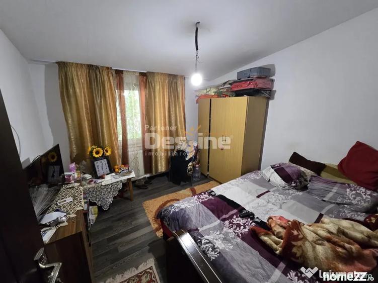 Casă cu 6 camere cu Teren 320 Mp în Galata