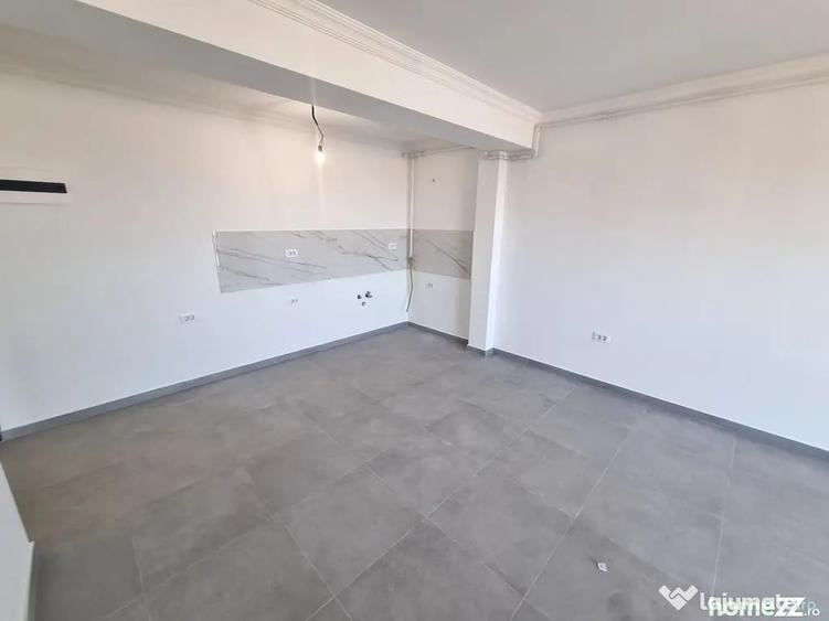 Apartament cu 3 camere decomandat în Energia