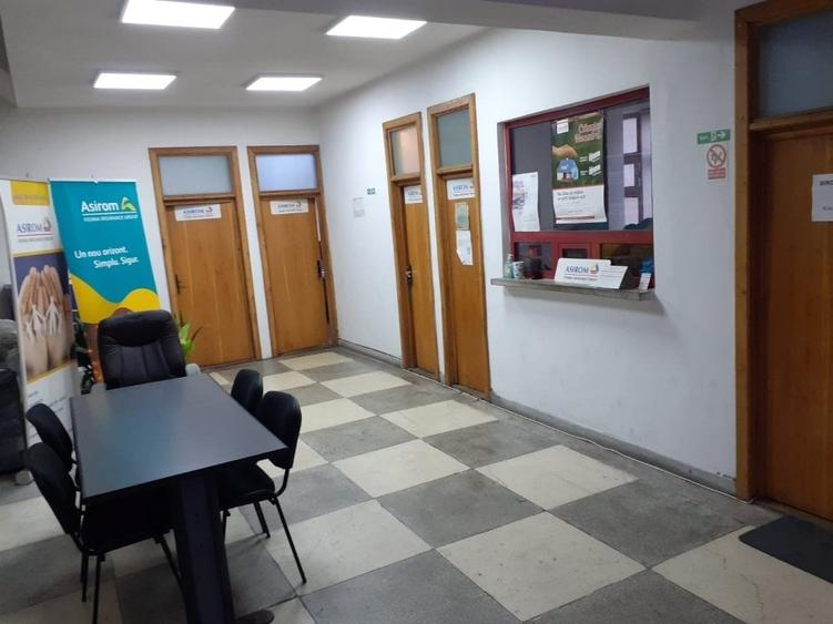 Birou, de 497 mp, în Central