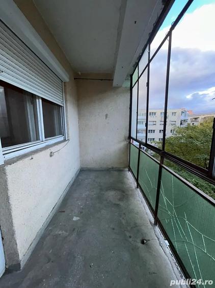 Apartament cu 3 camere decomandat în Micro 16