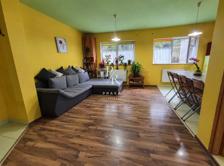 Apartament cu 3 camere semidecomandat, mobilat în Florești