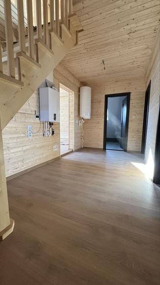 Casă cu 4 camere în Drumul Carului