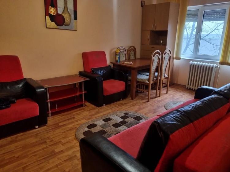 Garsonieră decomandată în Central