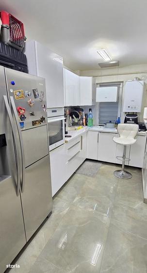 Apartament cu 3 camere în Alexandru cel Bun