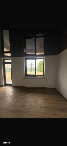 Casă cu 4 camere cu Teren 230 Mp în Central