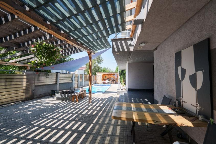 Casă individuală cu 6 camere cu Piscina în Cârcea