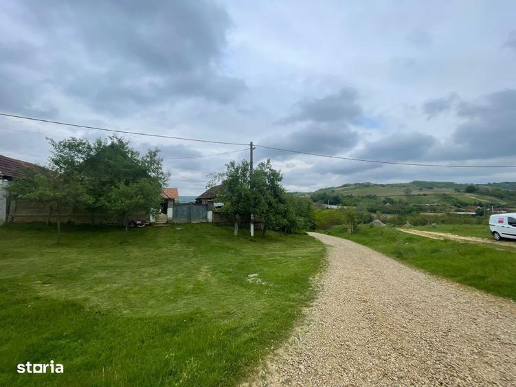 Casă cu 3 camere cu Teren 2472 Mp în Tămășeu