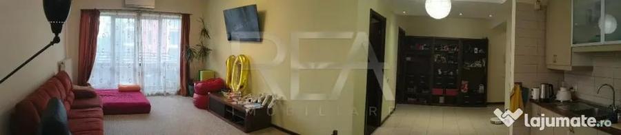 Apartament cu 3 camere semidecomandat în Pajura