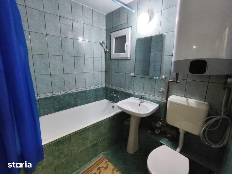 Apartament cu 3 camere decomandat în Ștefan cel Mare