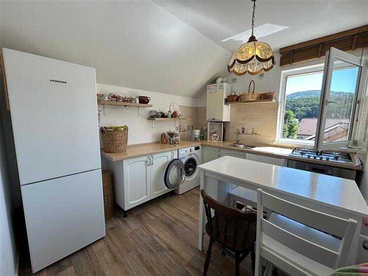 Apartament cu 2 camere decomandat, mobilat în Cristian