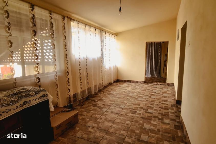 Casă cu 4 camere cu Teren 3596 Mp în Pișchia