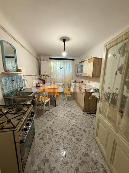 Casă individuală cu 4 camere cu Canalizare în Central