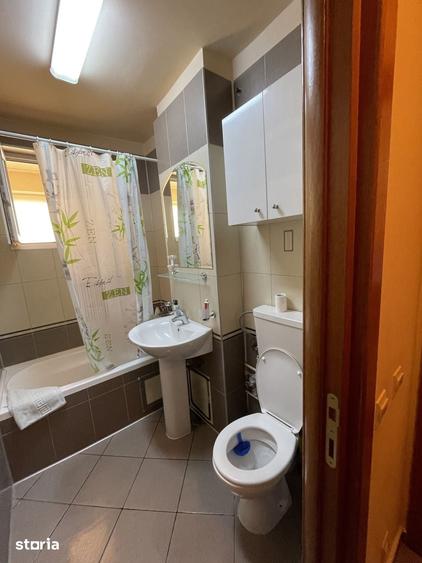 Apartament cu 2 camere semidecomandat în Dristor