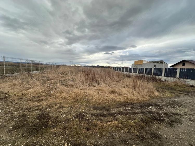 Teren de 525 mp, în Stupini