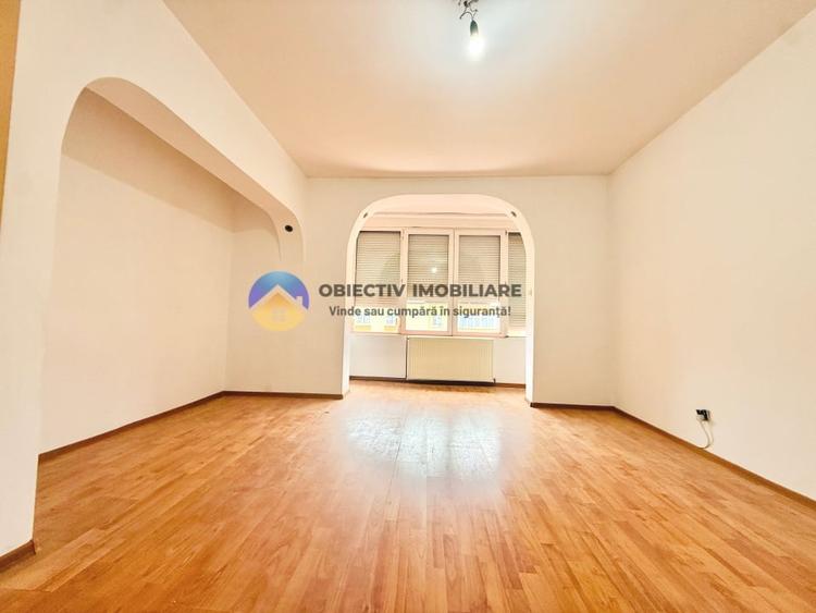 Apartament cu 3 camere decomandat în Precista