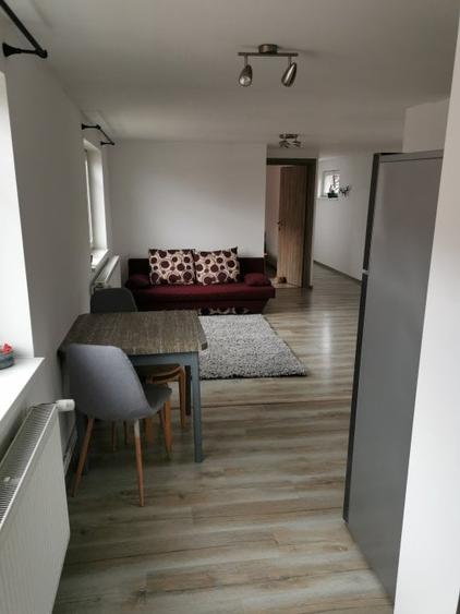 Casă individuală cu 5 camere cu Teren 250 Mp în Central