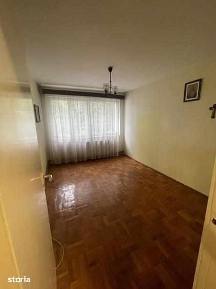 Apartament cu 3 camere în Aleea Carpați