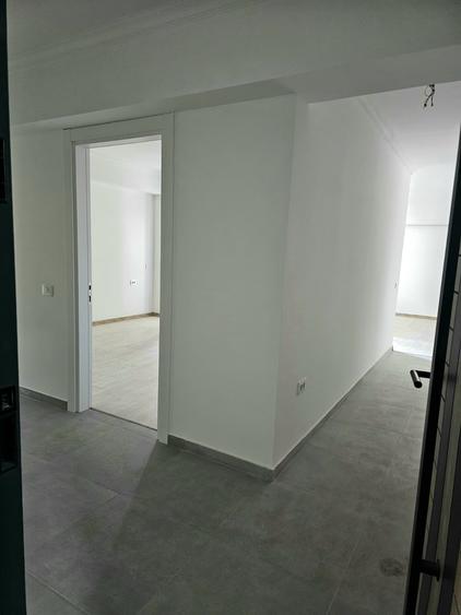 Apartament cu 3 camere decomandat în Energia