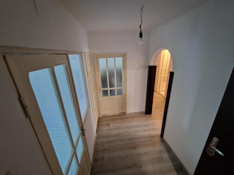 Apartament cu 3 camere decomandat, mobilat în Mănăștur