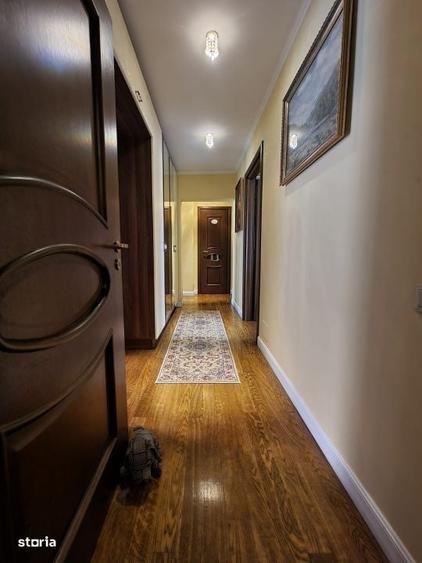 Apartament cu 4 camere decomandat în Unirii