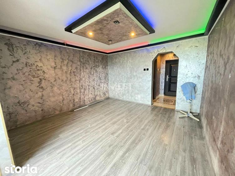 Apartament cu 7 camere, mobilat în Podul de Piatră