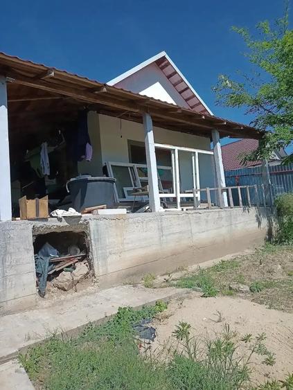 Casă cu 3 camere cu Teren 1200 Mp în Moscu