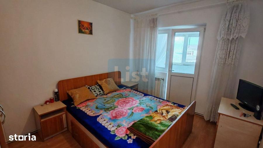 Apartament cu 4 camere decomandat în Gară