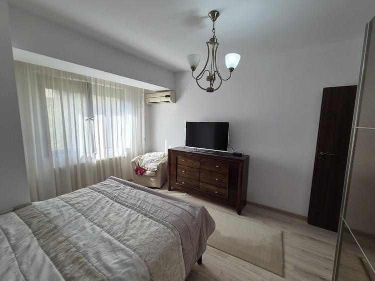 Apartament cu 3 camere semidecomandat în Națiunile Unite