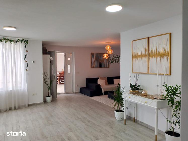 Casă cu 4 camere cu Teren 327 Mp în Bascov