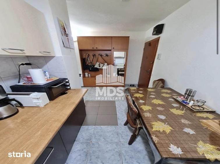 Garsonieră decomandată în Lipovei