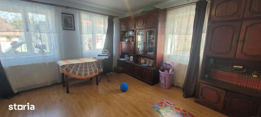Casă cu 3 camere nedecomandat cu Teren 1753 Mp în Prejmer