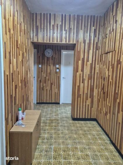 Apartament cu 3 camere decomandat în Săsar