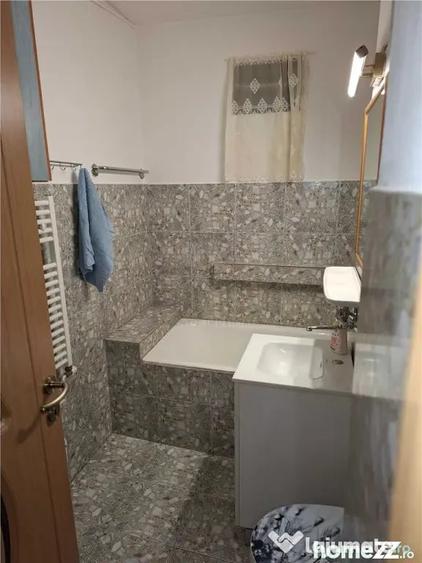 Garsonieră decomandată în Lunei