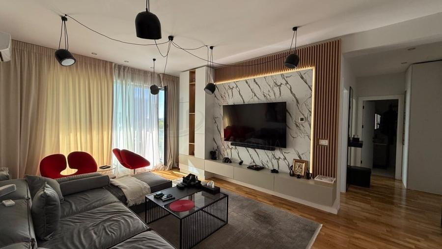 Apartament cu 3 camere decomandat, mobilat în P-ta Presei Libere