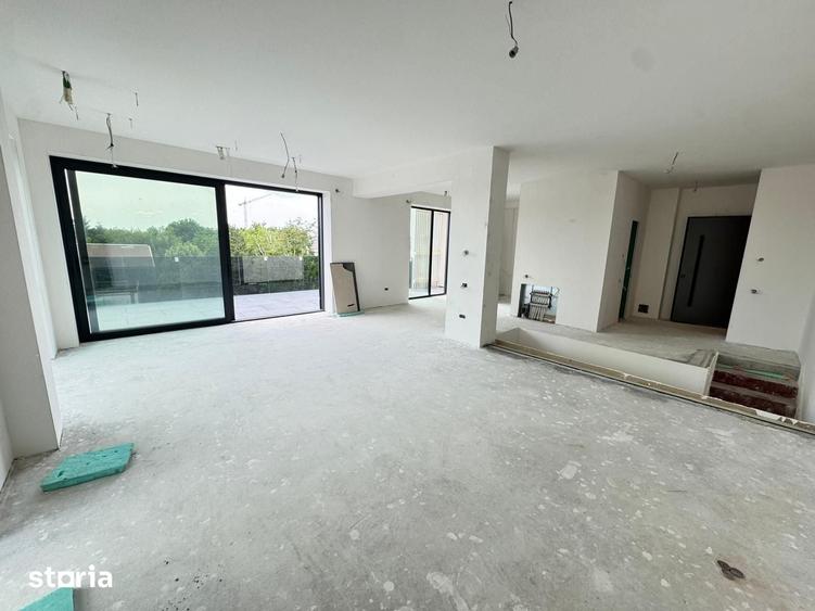Apartament cu 5 camere în Sud