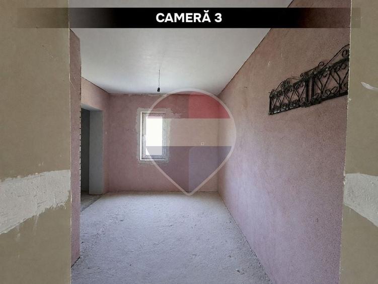 Casă individuală cu 5 camere cu Teren 1850 Mp în Ciocotiș