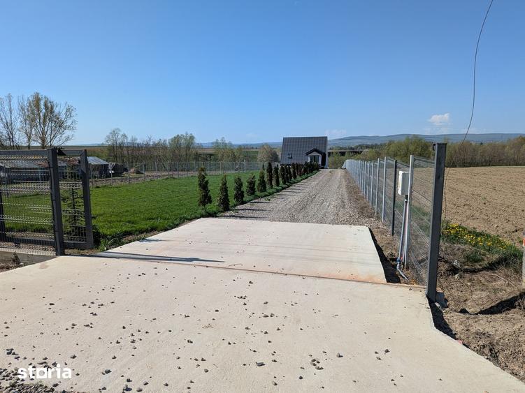 Casă cu 3 camere cu Teren 1900 Mp în Vârfu Câmpului