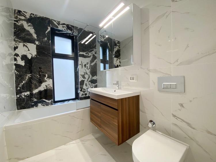 Apartament cu 3 camere semidecomandat, mobilat în P-ta Presei Libere