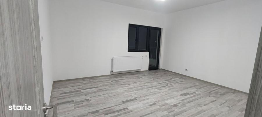 Casă cu 4 camere cu Teren 180 Mp în Central