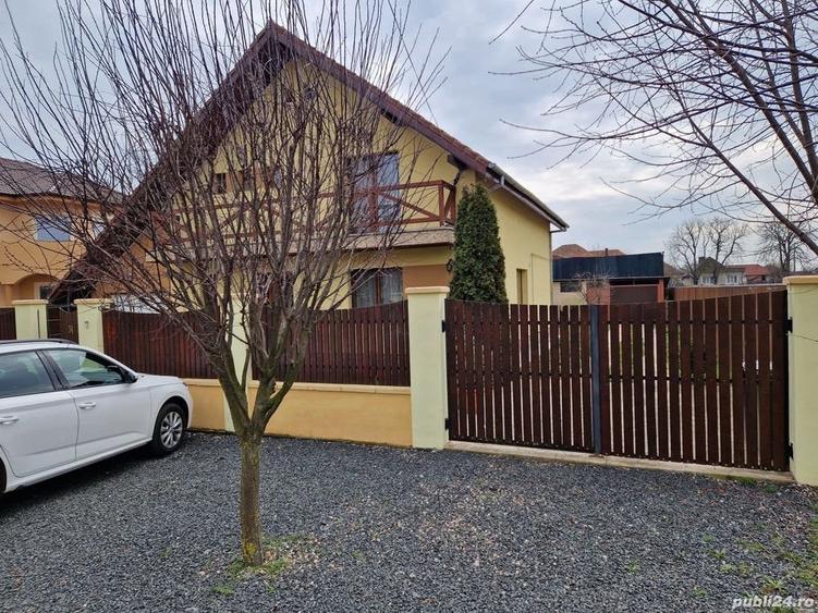 Casă cu 6 camere cu Teren 600 Mp în Moșnița Veche