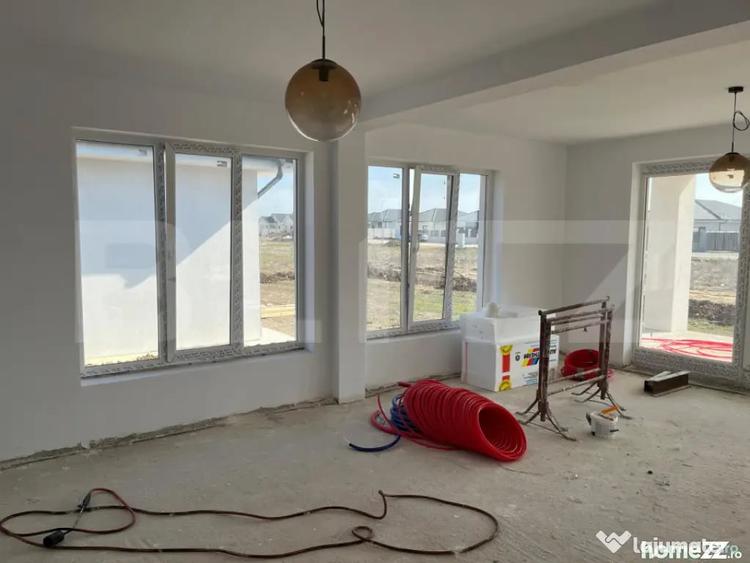 Casă cu 4 camere cu Teren 500 Mp în Sântandrei