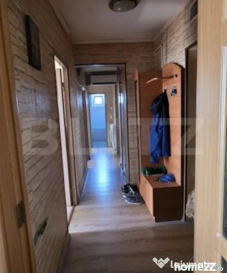 Apartament cu 4 camere decomandat în B-dul București