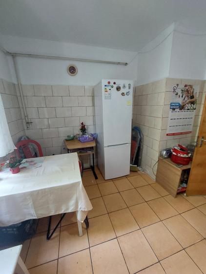 Apartament cu 3 camere decomandat în Sebastian