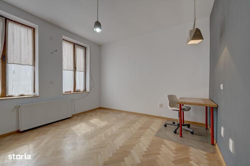 Casă cu 4 camere în Central