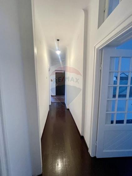 Apartament cu 3 camere decomandat în Capitale
