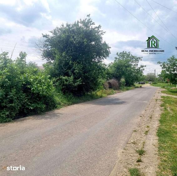 Teren de 950 mp, în Merei
