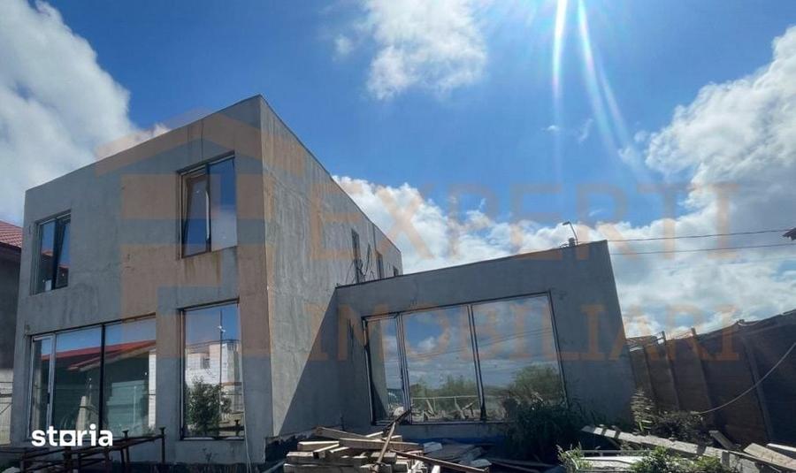 Casă cu 5 camere cu Teren 394 Mp în Agigea
