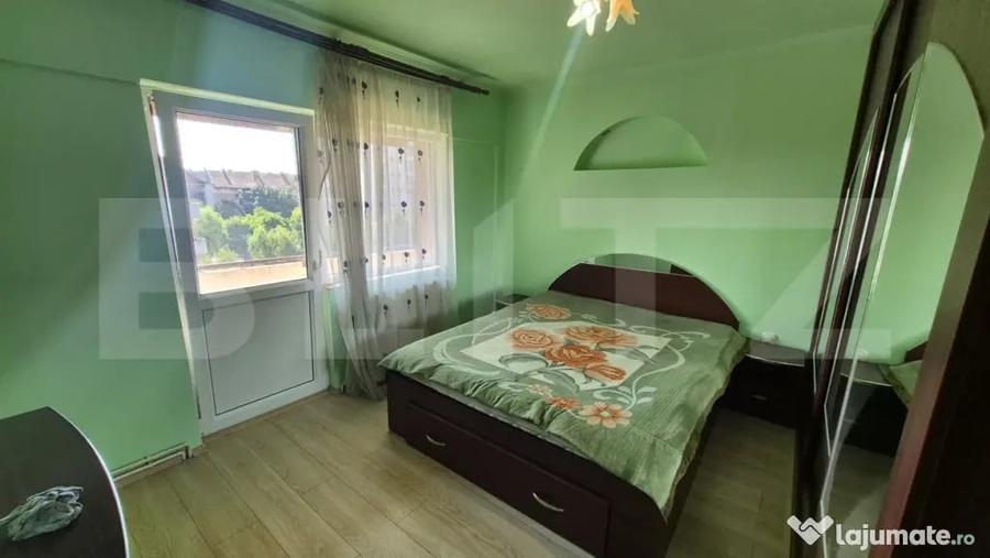 Apartament cu 3 camere decomandat în Carpați 2