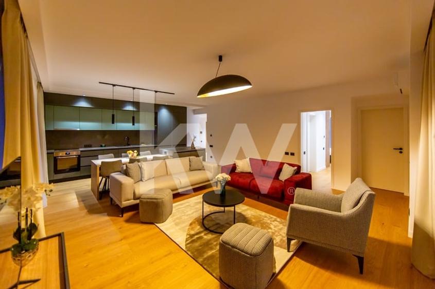 Apartament cu 3 camere decomandat în Central