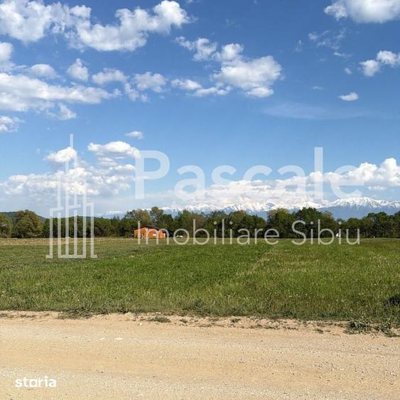 Teren de 3700 mp, în Șelimbăr
